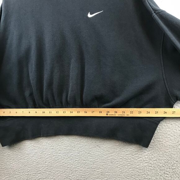 Nike  Swoosh Embroidered Black Crewneck Sweatshirt Women’s M - Picture 5 of 9